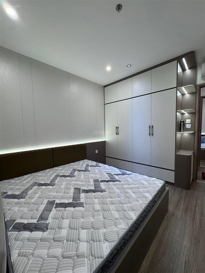 Giá bán ngay 2,8 tỷ 1pn+ tòa i3 diện tích 43m2, đầy đủ nội thất, hướng đông nam