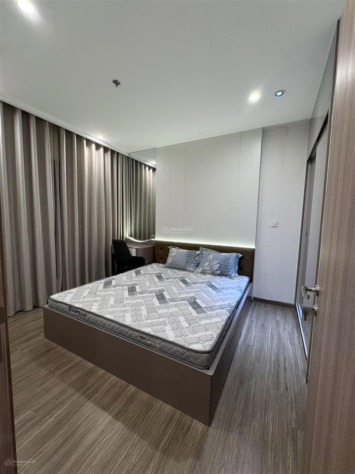 Giá bán ngay 2,8 tỷ 1pn+ tòa i3 diện tích 43m2, đầy đủ nội thất, hướng đông nam