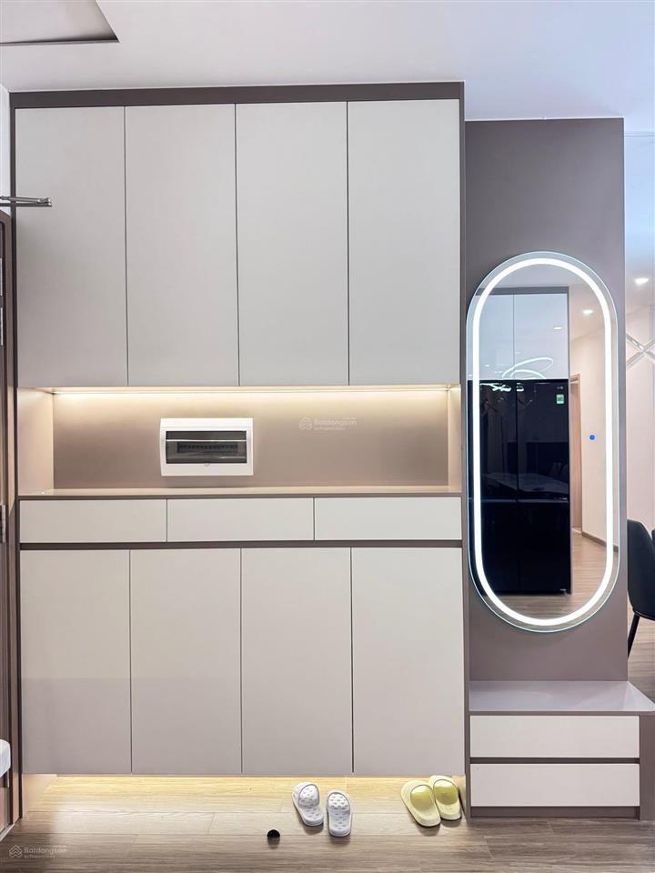 Giá bán ngay 2,8 tỷ 1pn+ tòa i3 diện tích 43m2, đầy đủ nội thất, hướng đông nam