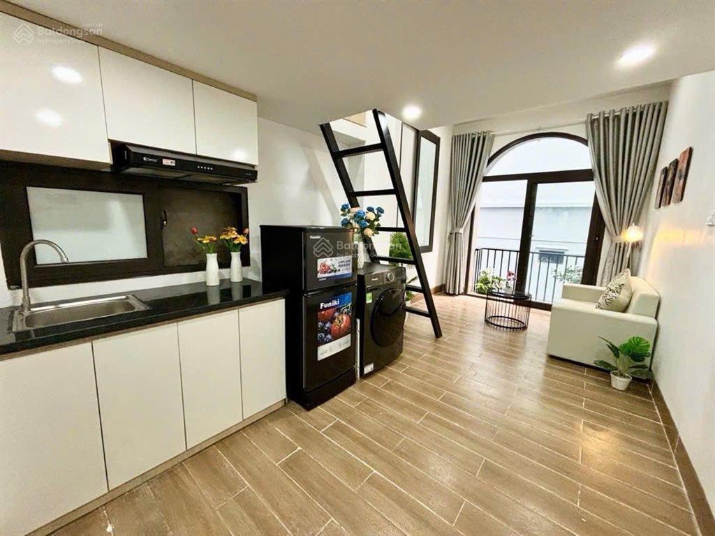 5, bán cmnn trung kính  view hồ  2 thoáng  full nội thất  6 tầng  thang máy