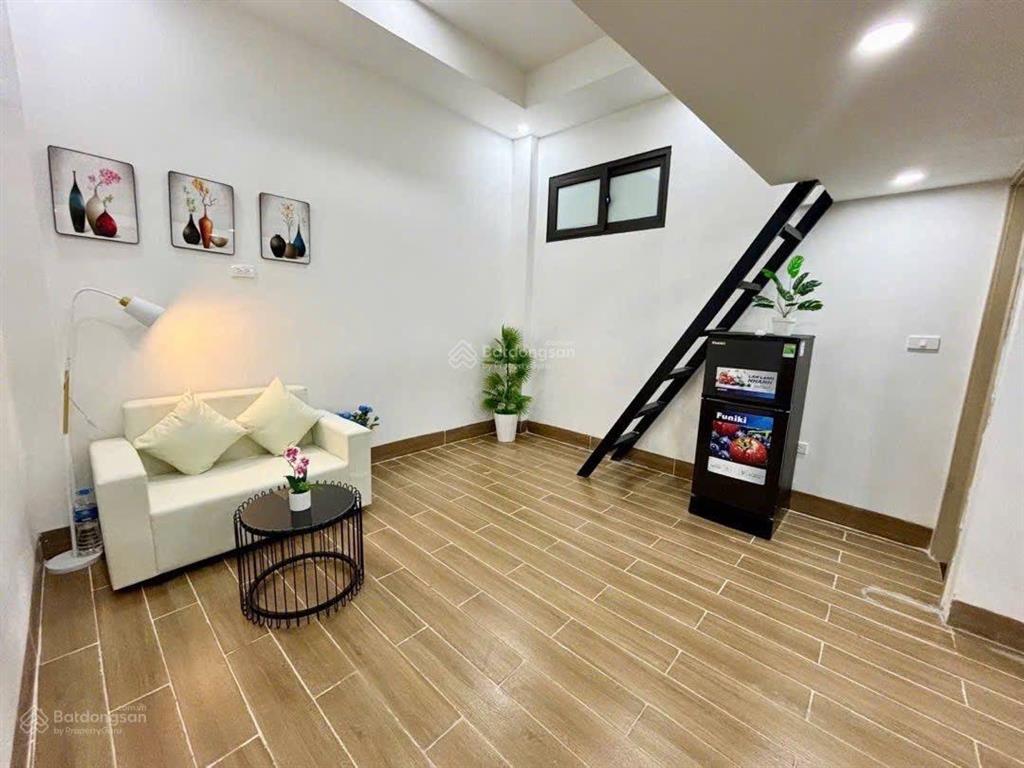 5, bán cmnn trung kính  view hồ  2 thoáng  full nội thất  6 tầng  thang máy