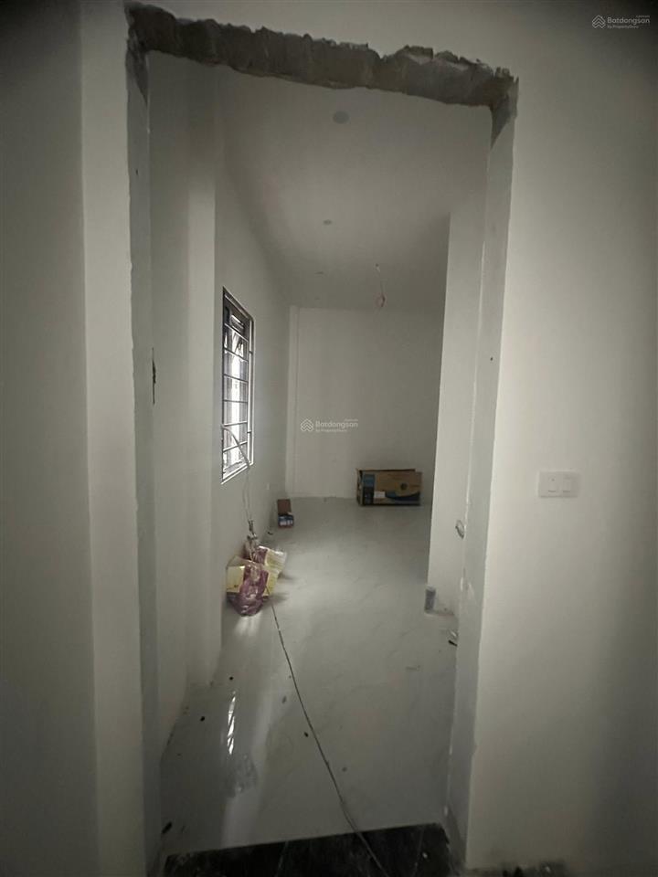 4, bán cmnn trần thái tông  2 thoáng  thang kinh hiện đại  full nội thất
