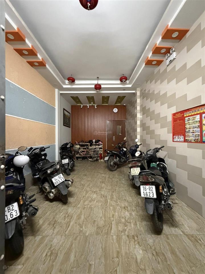 8, bán nhà khúc thừa dụ  8 pkk  lô góc  pccc đầy đủ  sát mặt phố