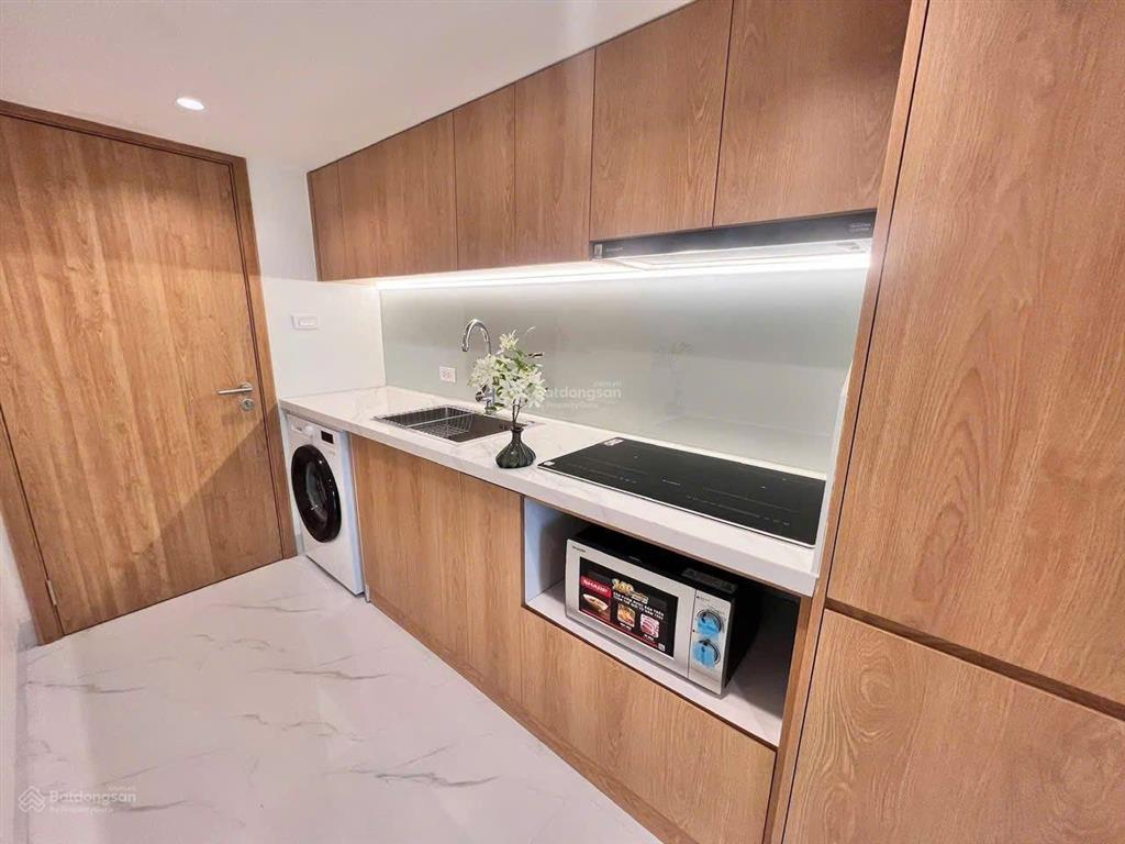 22, bán chdv hoàng ngân  7 tầng  thang máy  dòng tiền cao  đầy đủ pccc