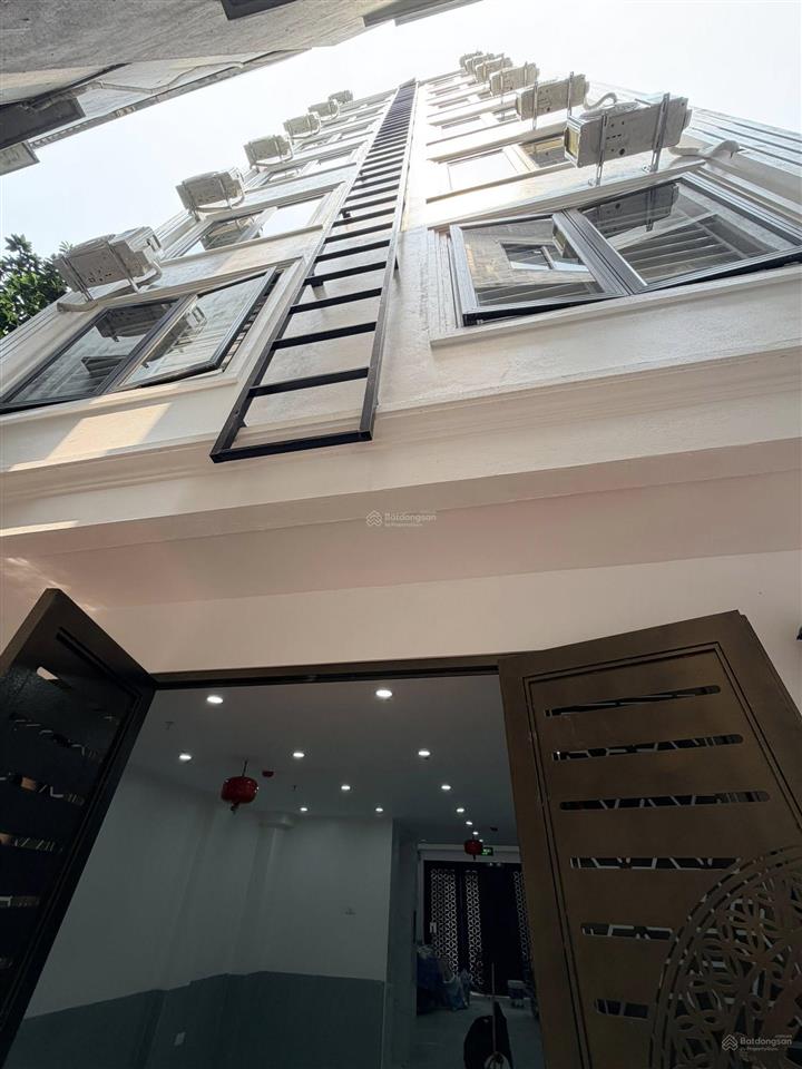 31, bán ccmn trần cung  2 mặt ngõ  7 tầng  thang máy  20 pkk  dòng tiền ổn định