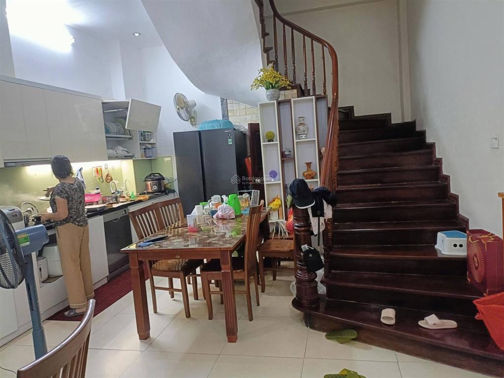 34, bán nhà phạm tuấn tài  phân lô  vỉa hè rộng  ô chờ thang máy  mặt tiền rộng