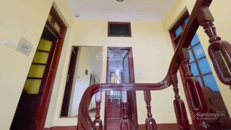 38, bán nhà hoàng quốc việt  lô góc  ô tô đỗ cửa  dân xây chắc chắn