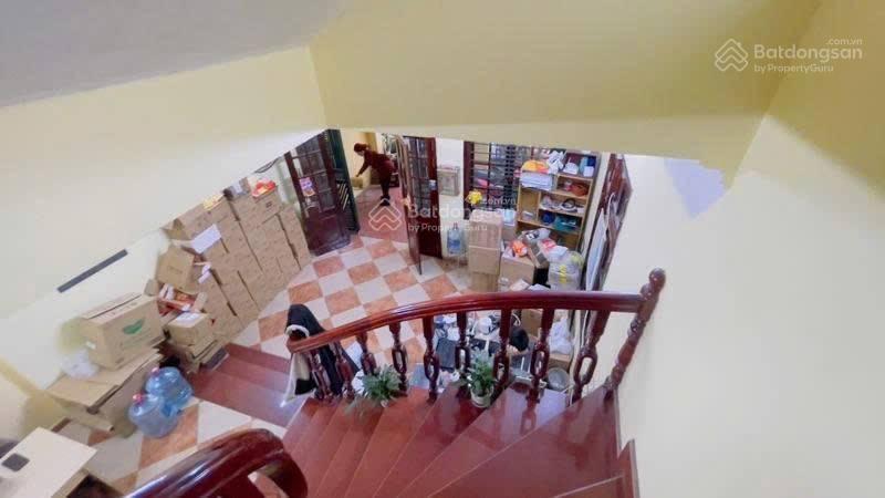 38, bán nhà hoàng quốc việt  lô góc  ô tô đỗ cửa  dân xây chắc chắn
