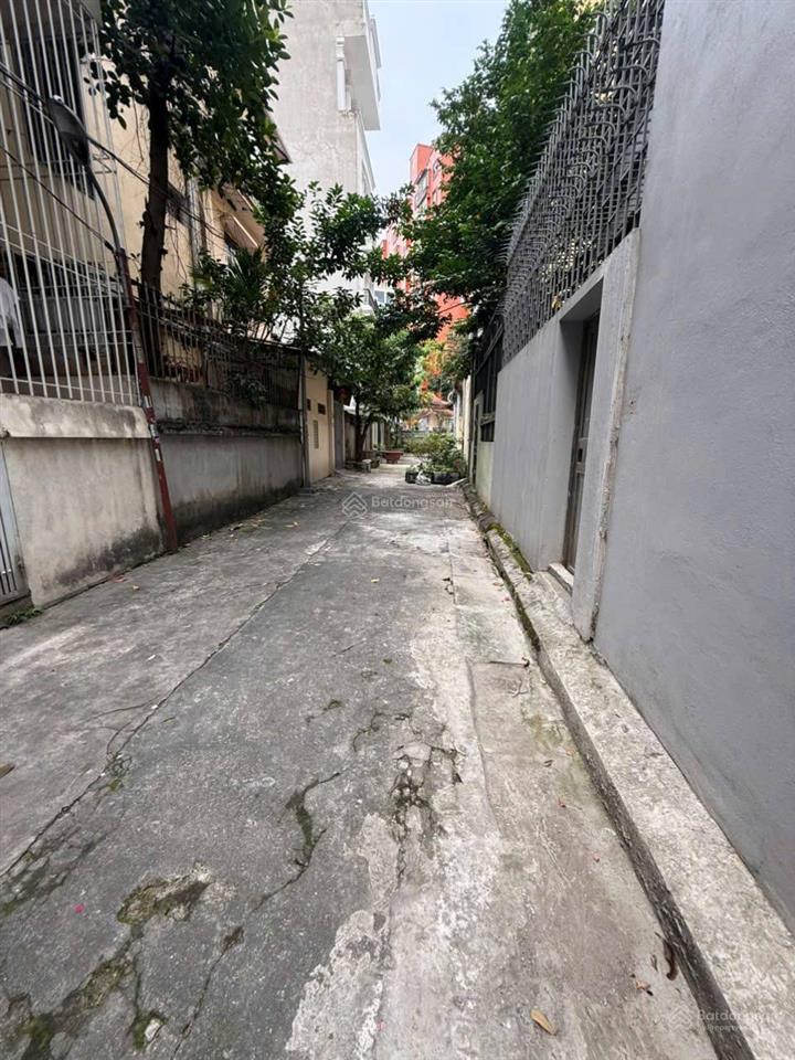 21, bán nhà hoàng quốc việt  bán đất tặng nhà  phân lô  ôtô đỗ  2 mặt ngõ