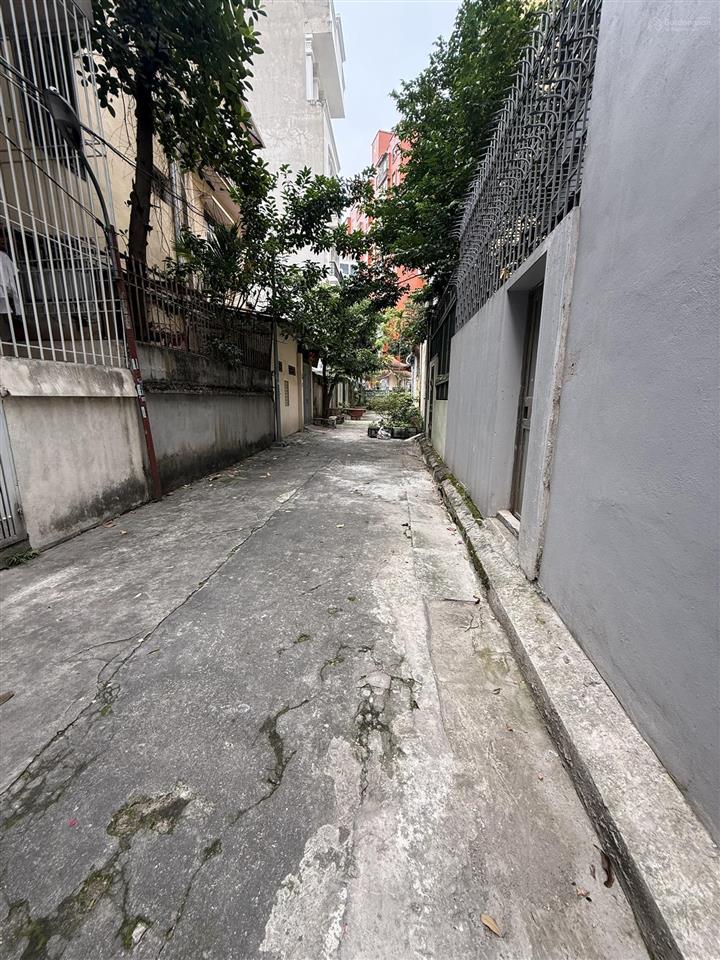 21, bán nhà hoàng quốc việt  bán đất tặng nhà  phân lô  ôtô đỗ  2 mặt ngõ