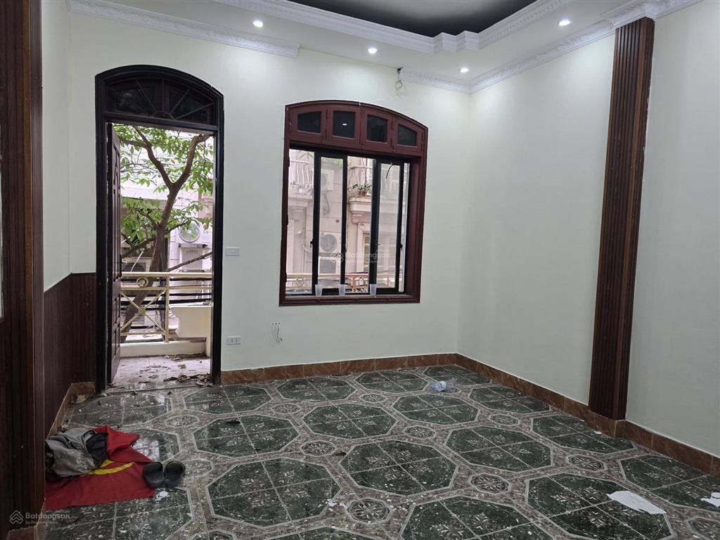 56, bán nhà nguyễn chánh  2 mặt thoáng  ngõ ô tô tránh  vỉa hè rộng  kinh doanh sầm uất