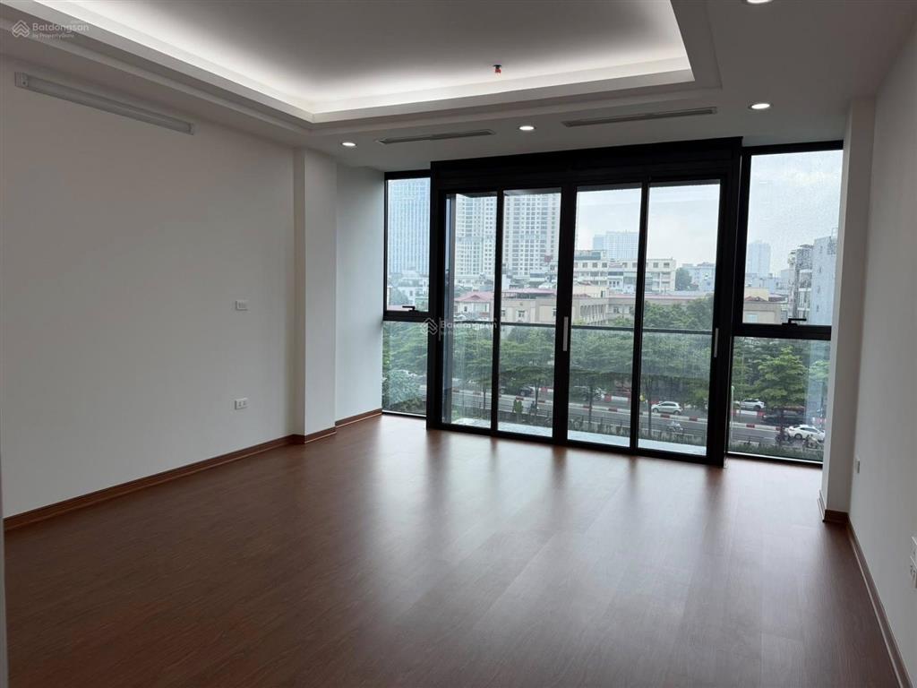 Bán nhà mặt phố nguyễn khang  8 tầng thang máy  kinh doanh  thông sàn  58