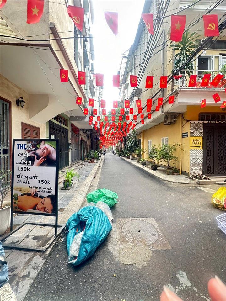 Bán nhà mặt phố nghĩa tân  2 thoáng  kinh doanh sầm uất  vị trí đắc địa  65