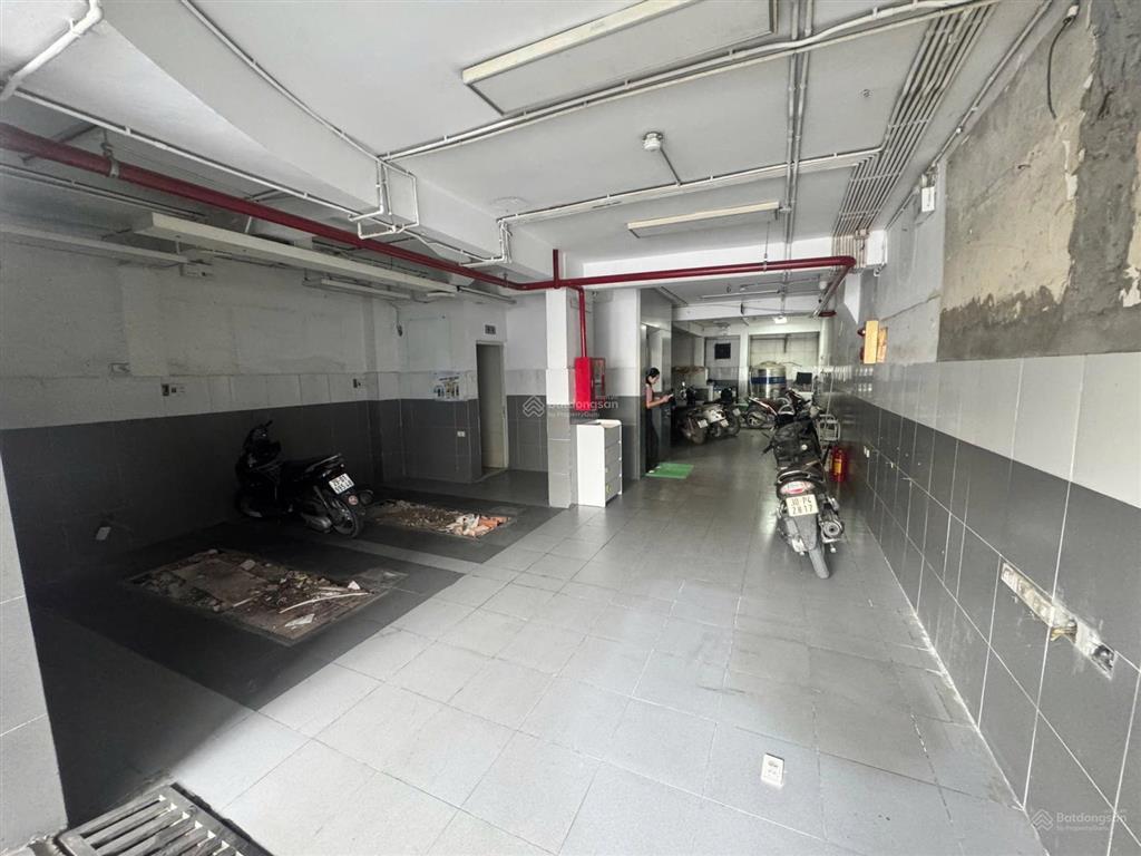 Bán nhà mặt phố âu cơ  thang máy  1 hầm  kinh doanh đỉnh  sẵn dòng tiền