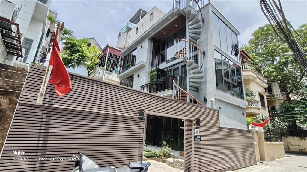Bán nhà trần cung  lô góc  3 mặt thoáng  phân lô  sân vườn  70