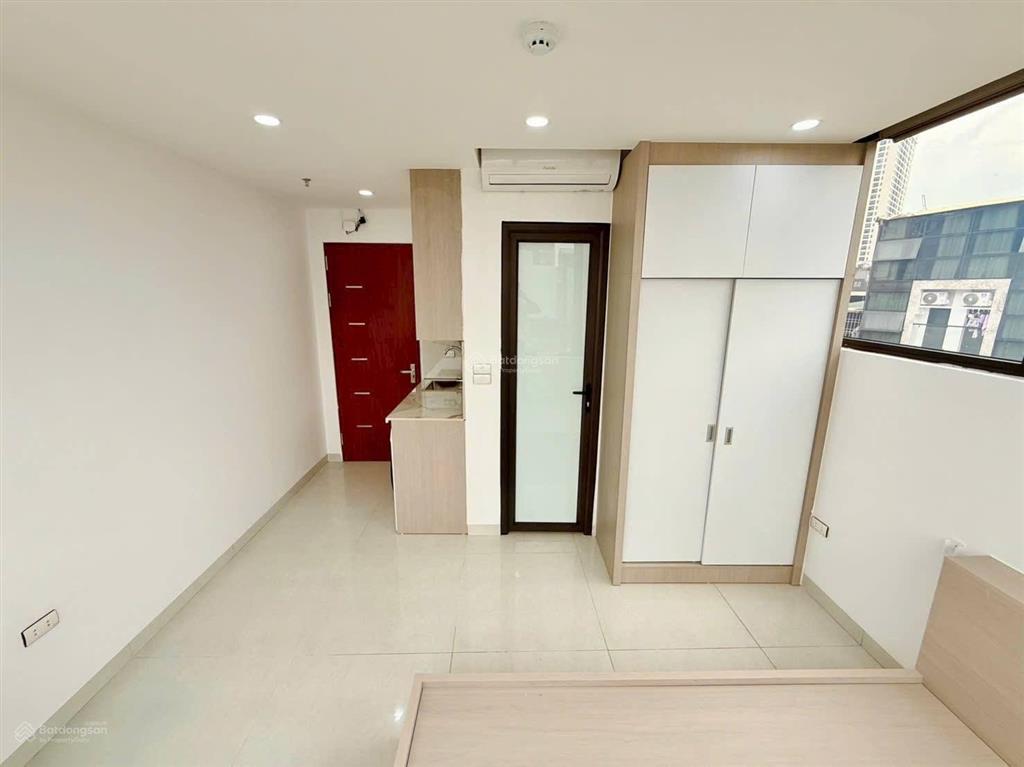 Bán ccmn yên hòa  xây mới  7 tầng thang máy  17 phòng  ô tô đỗ cửa  75