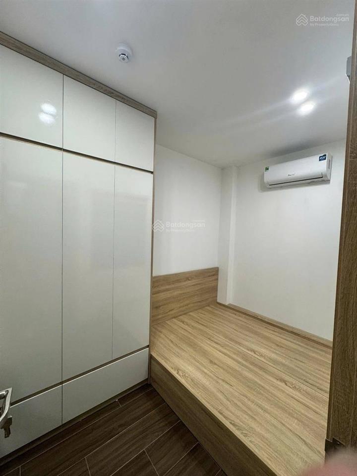 Bán tòa chdv nguyễn khánh toàn  8 tầng 1 hầm  lô góc  10 m ô tô tránh  73