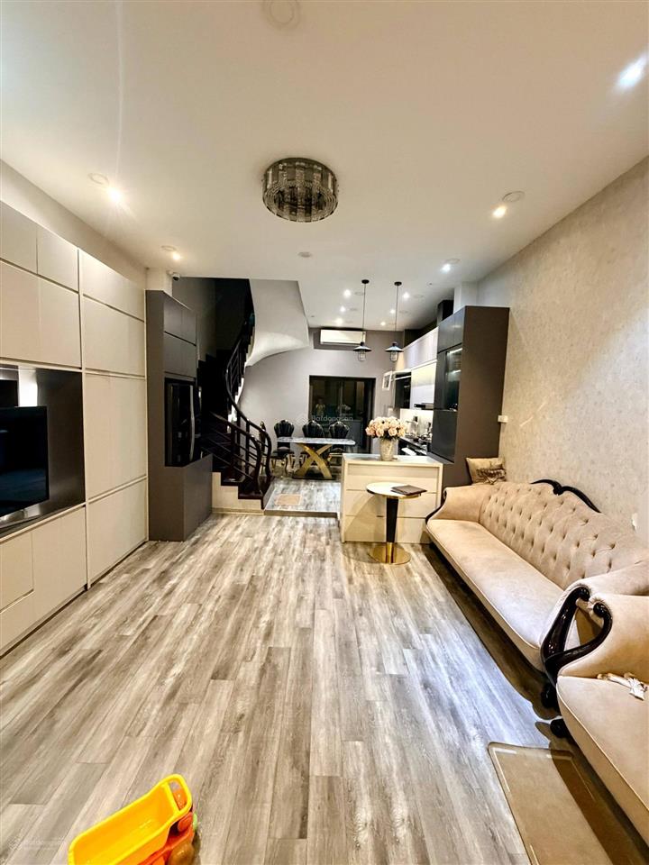 Bán nhà trung kính  phân lô  ôtô đỗ cửa  thoáng trước sau  nội thất đẹp  76