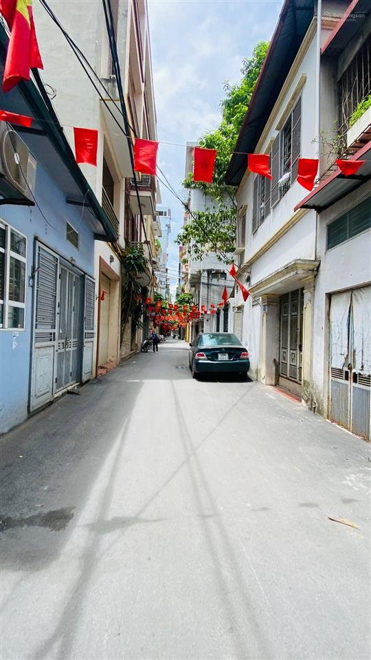 Bán nhà lạc long quân  mặt tiền khủng  ngõ thông  khu dân trí cao  an ninh tốt  83