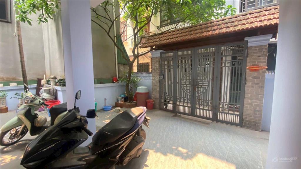 Bán nhà lạc long quân  mặt tiền khủng  ngõ thông  khu dân trí cao  an ninh tốt  83