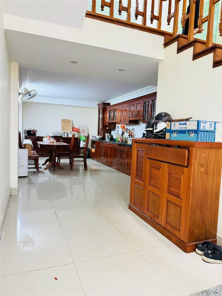 Bán nhà trung kính  ngõ thông  40m ra mặt phố  khung cột bê tông chắc chắn  87
