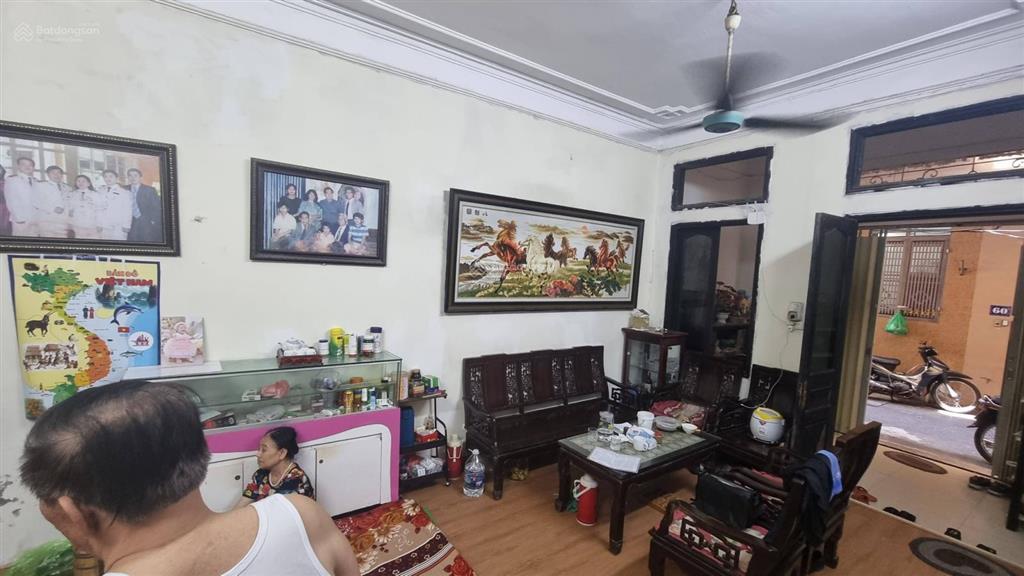 Bán nhà trung kính  3 thoáng  bán đất tặng nhà  ôtô đỗ cửa  ngõ thông  82