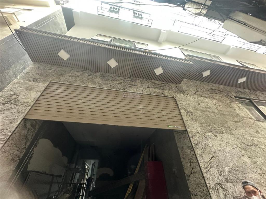 Bán nhà trần thái tông  xây mới  2 thoáng  8 tầng  thang máy  gần phố