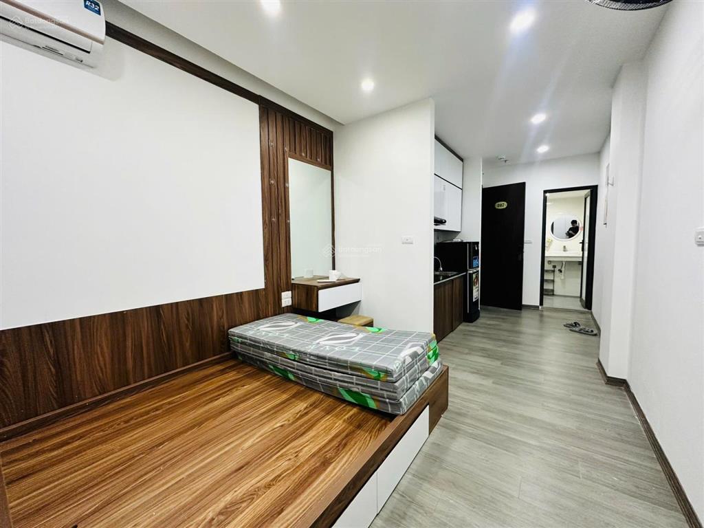 Bán ccmn nguyễn ngọc vũ  7 tầng  thang máy  ô tô đỗ cửa  35 phòng  96