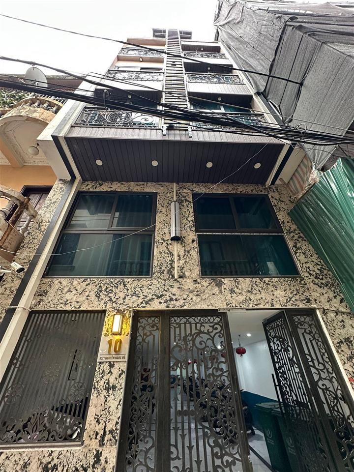 Bán ccmn nguyễn ngọc vũ  7 tầng  thang máy  ô tô đỗ cửa  35 phòng  96