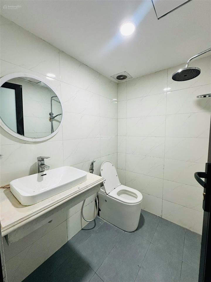 Bán ccmn nguyễn ngọc vũ  7 tầng  thang máy  ô tô đỗ cửa  35 phòng  96