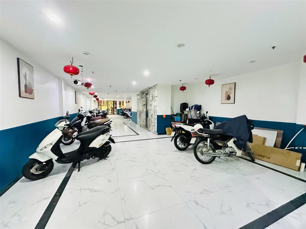 Bán ccmn nguyễn ngọc vũ  7 tầng  thang máy  ô tô đỗ cửa  35 phòng  96