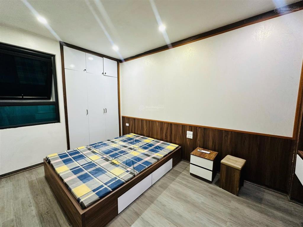 Bán ccmn nguyễn ngọc vũ  7 tầng  thang máy  ô tô đỗ cửa  35 phòng  96