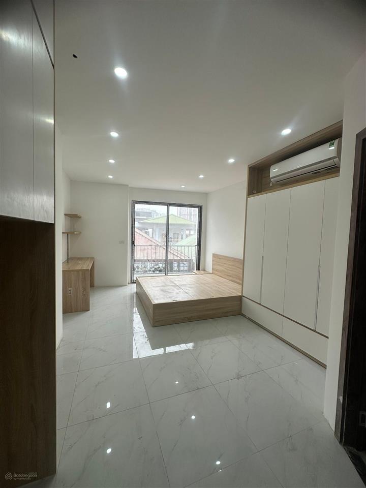 Bán ccmn xuân thủy  lô góc  xây mới  8 tầng  thang máy  2 mặt ngõ  gần phố