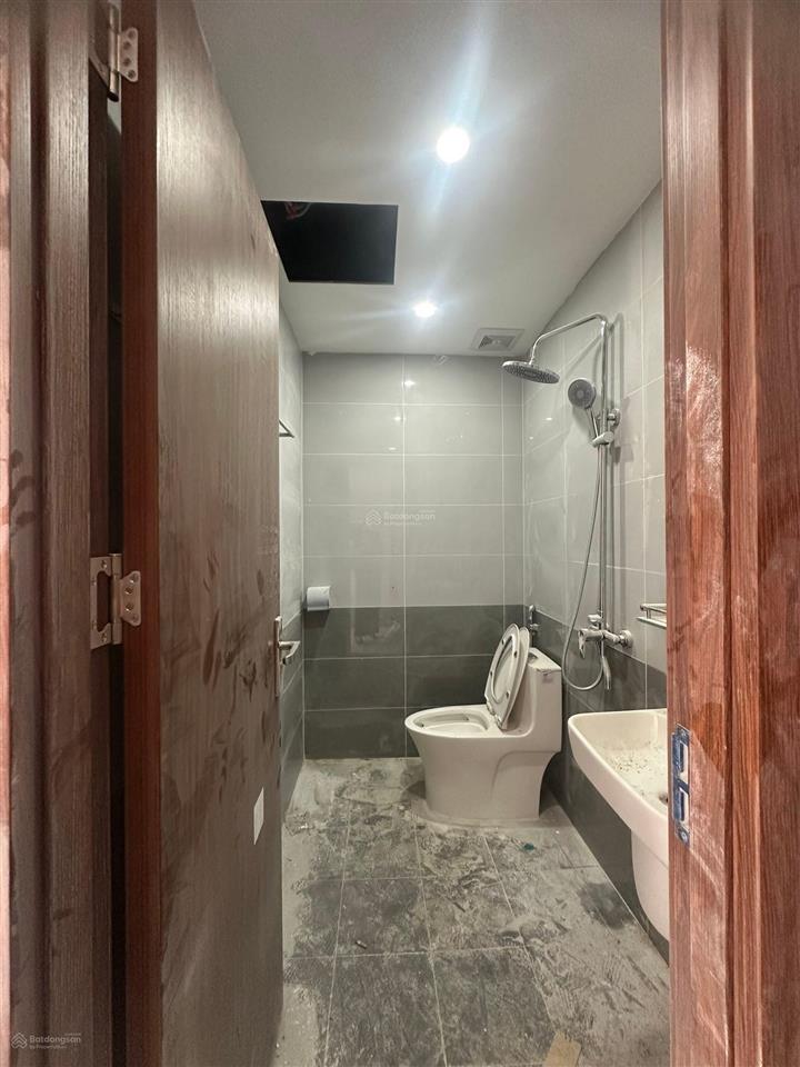 Bán ccmn xuân thủy  lô góc  xây mới  8 tầng  thang máy  2 mặt ngõ  gần phố