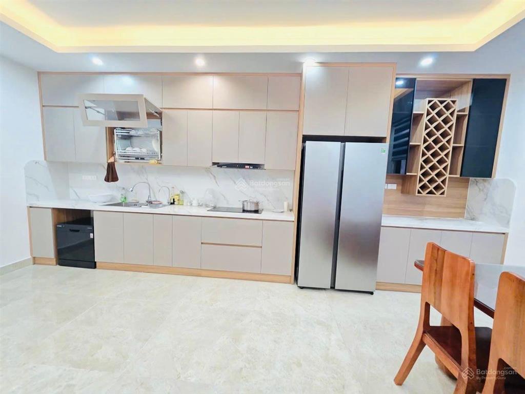 Bán nhà phạm tuấn tài  phân lô  ô tô tránh  2 thoáng  5 tầng thang máy  89