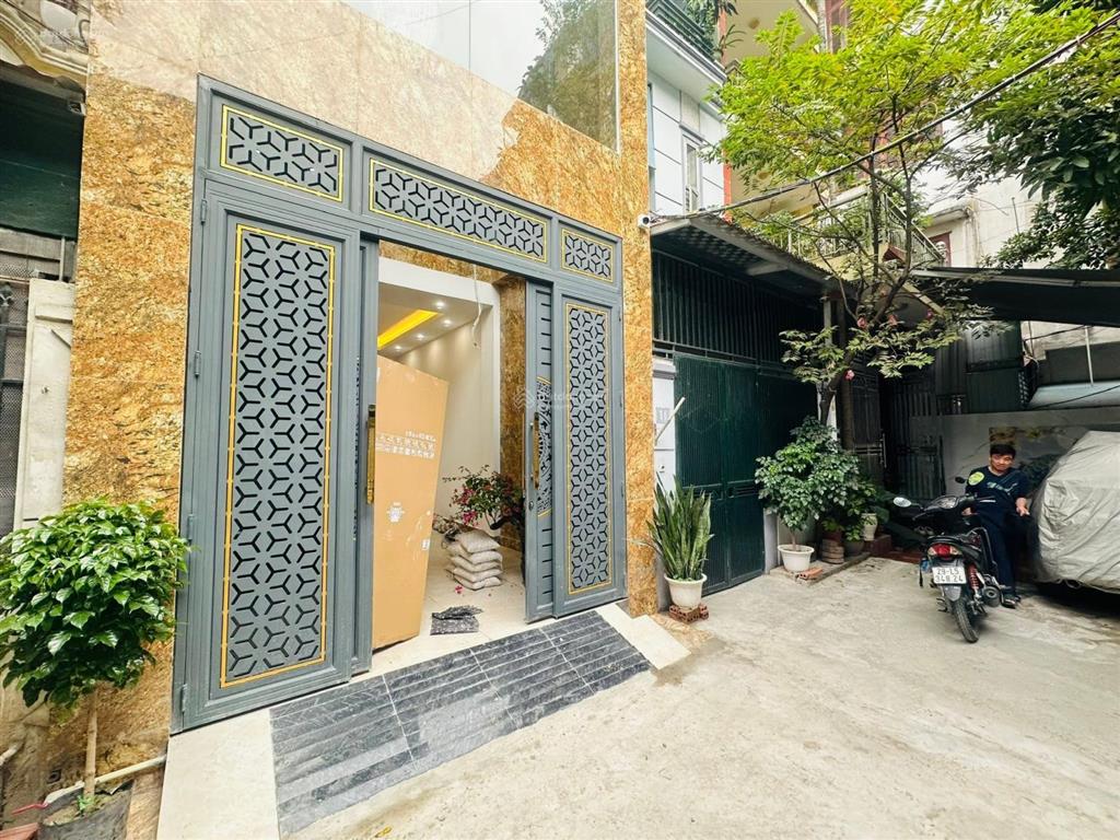 Bán nhà phạm tuấn tài  phân lô  ô tô tránh  2 thoáng  5 tầng thang máy  89