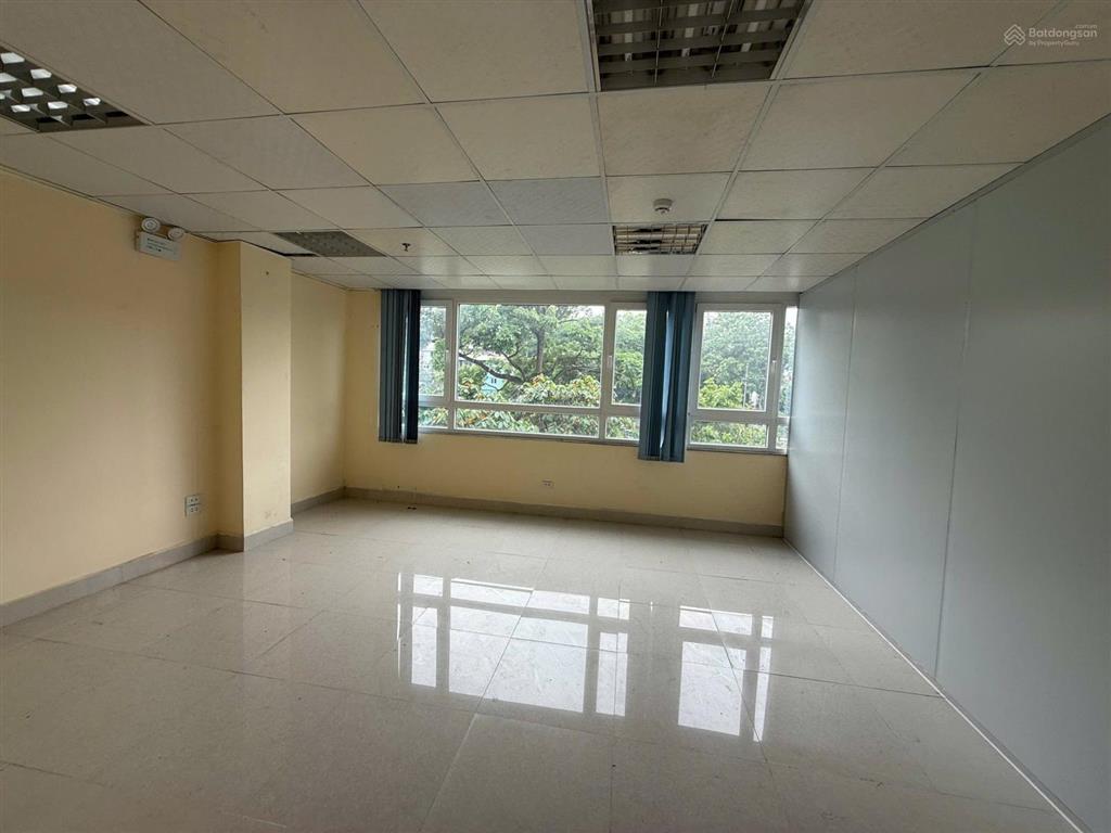 Bán nhà mặt phố nguyễn khang  tòa văn phòng  10 tầng  thang máy  2 mặt tiền  99