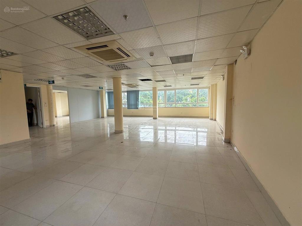 Bán nhà mặt phố nguyễn khang  tòa văn phòng  10 tầng  thang máy  2 mặt tiền  99