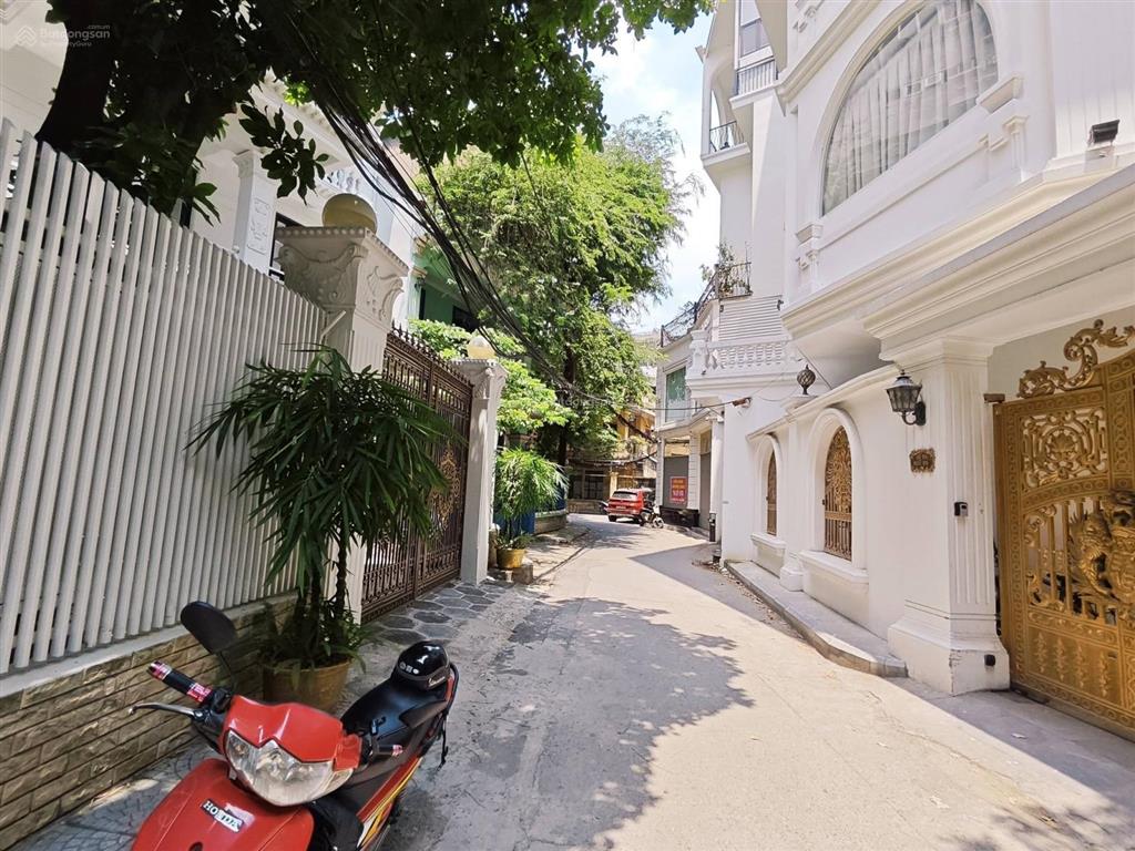 Bán chdv cầu giấy  lô góc  thang máy  full nội thất  mặt tiền khủng  101