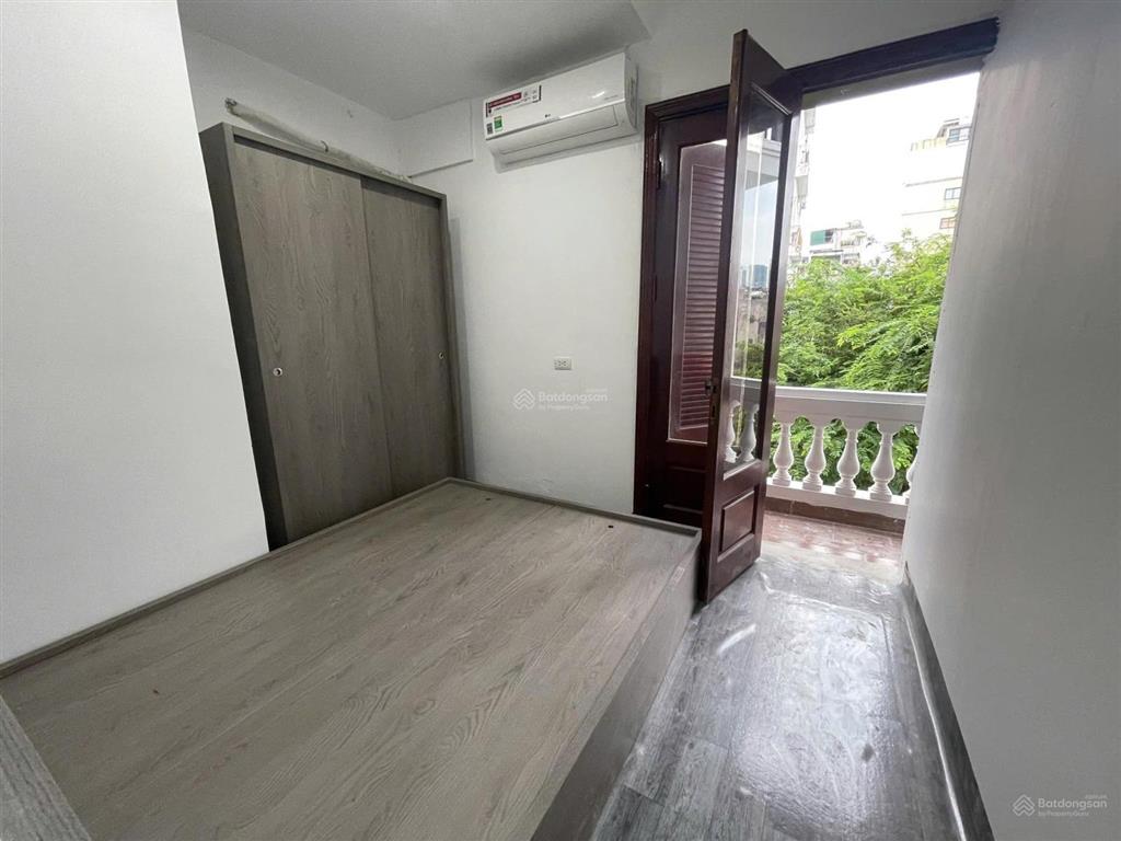 Bán chdv cầu giấy  lô góc  thang máy  full nội thất  mặt tiền khủng  101