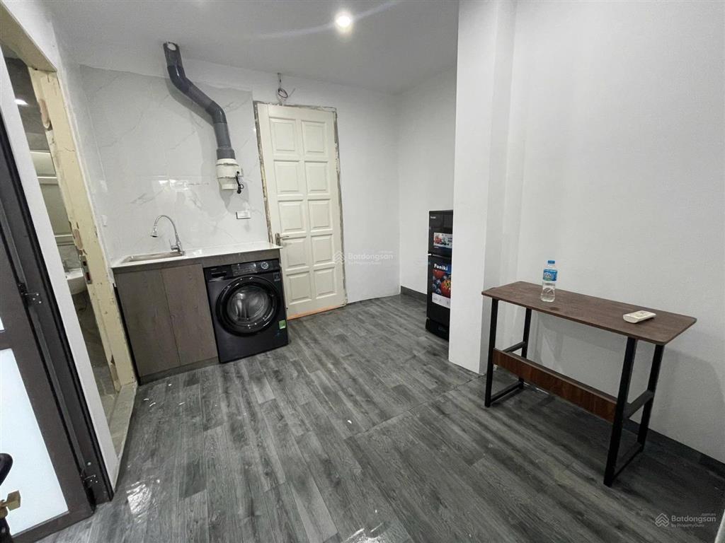 Bán chdv cầu giấy  lô góc  thang máy  full nội thất  mặt tiền khủng  101
