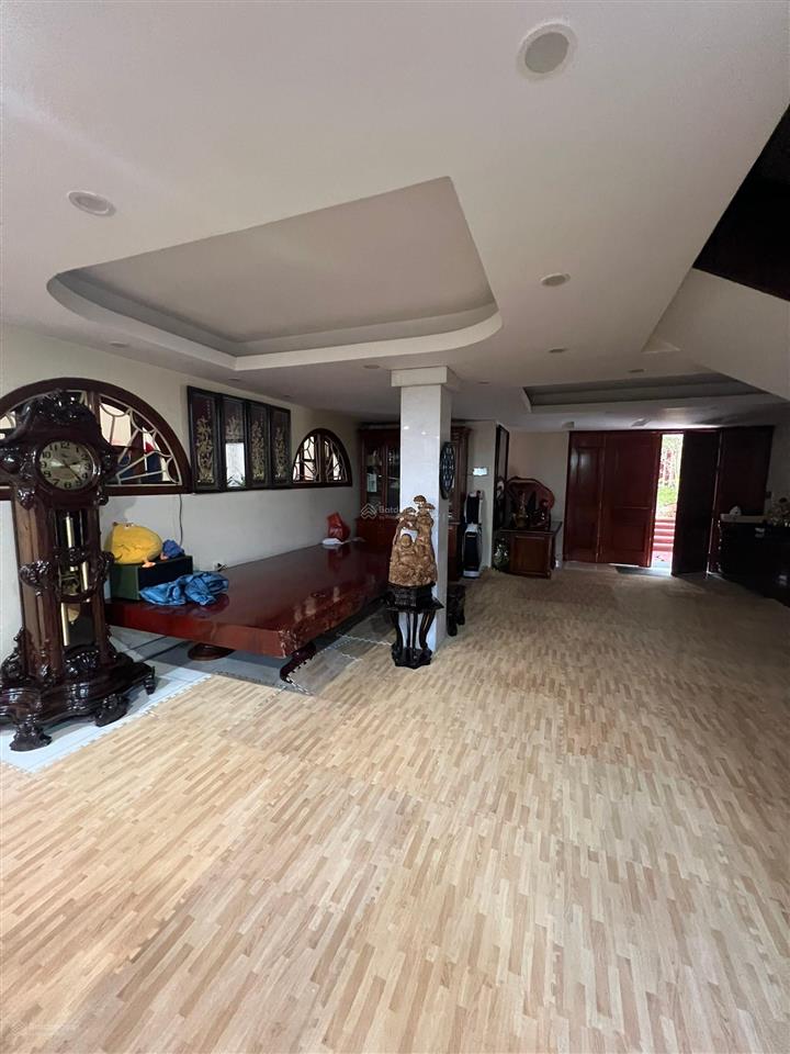 Bán biệt thự cầu giấy  nội thất gỗ quý  mua ở ngay  hiếm có khó tìm