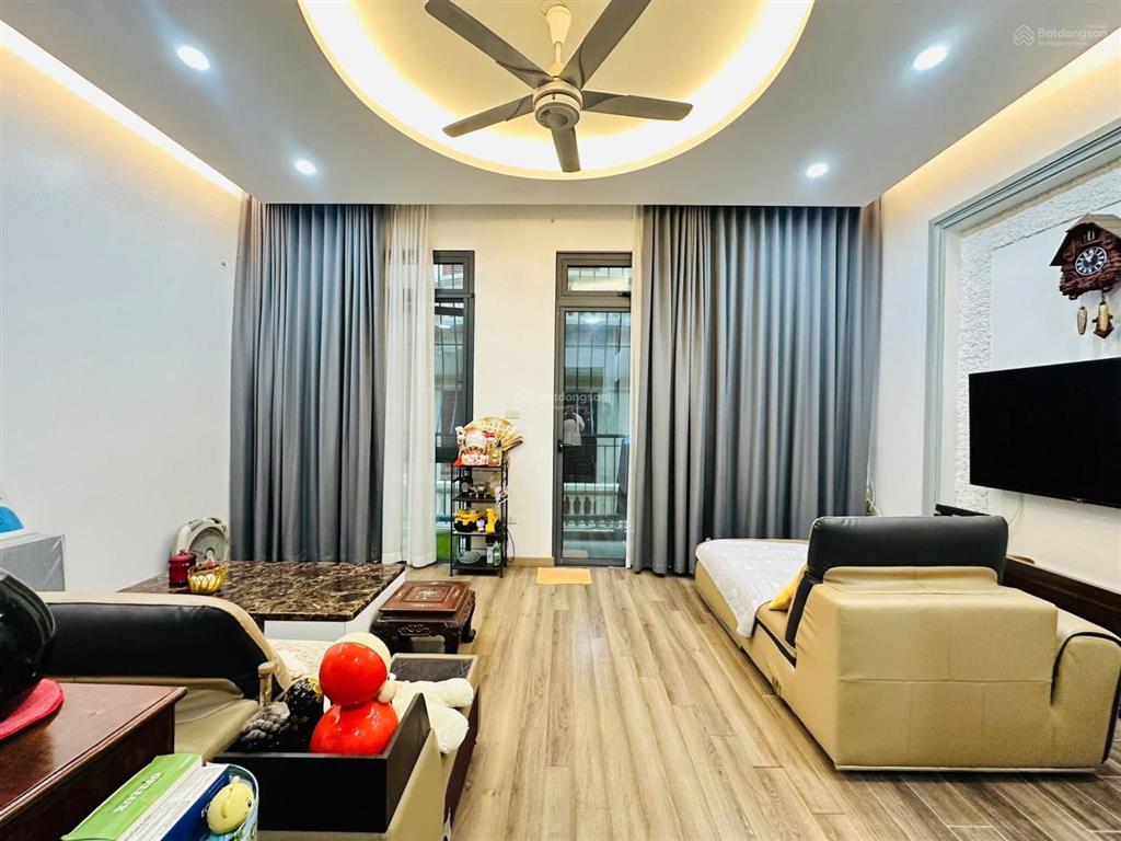 Bán nhà hoàng quốc việt  phân lô  2 thoáng  sổ đẹp  nở hậu  103