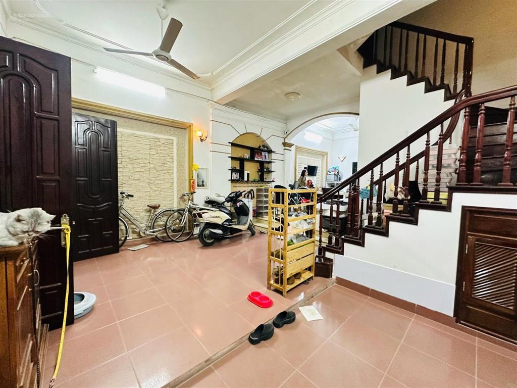 Bán nhà hoàng quốc việt  phân lô  2 thoáng  sổ đẹp  nở hậu  103