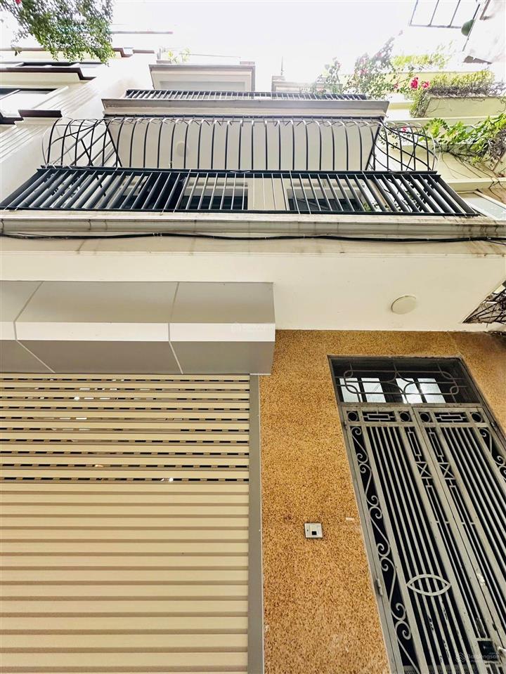 Bán nhà hoàng quốc việt  phân lô  2 thoáng  sổ đẹp  nở hậu  103