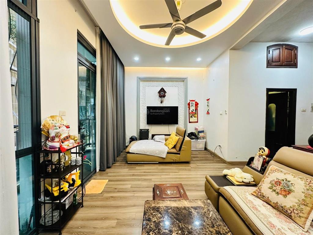 Bán nhà hoàng quốc việt  phân lô  2 thoáng  sổ đẹp  nở hậu  103