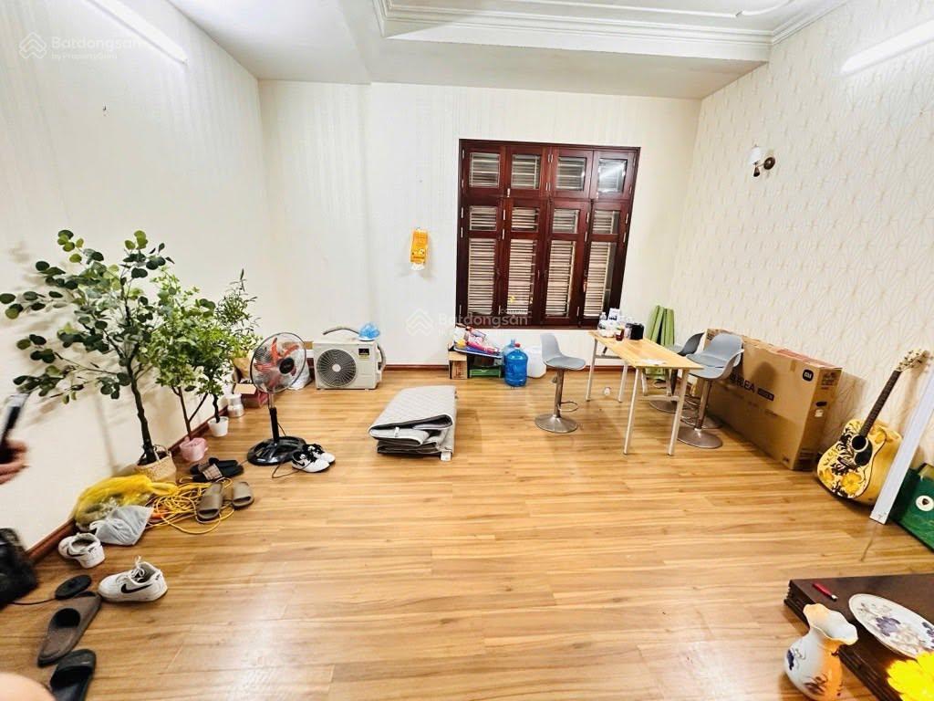 Bán biệt thự hoàng quốc việt  lô góc  2 mặt tiền  vỉa hè  3 ô tô tránh  108
