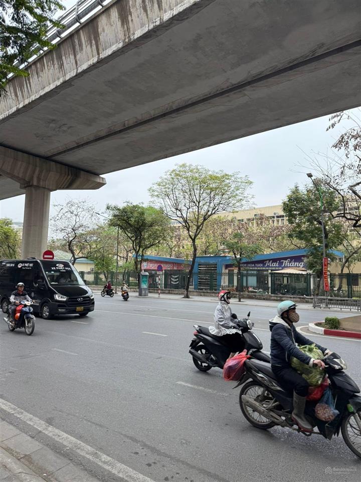 Bán nhà mặt phố xuân thủy  7 tầng thang máy  vị trí đẹp  kinh doanh đỉnh  112