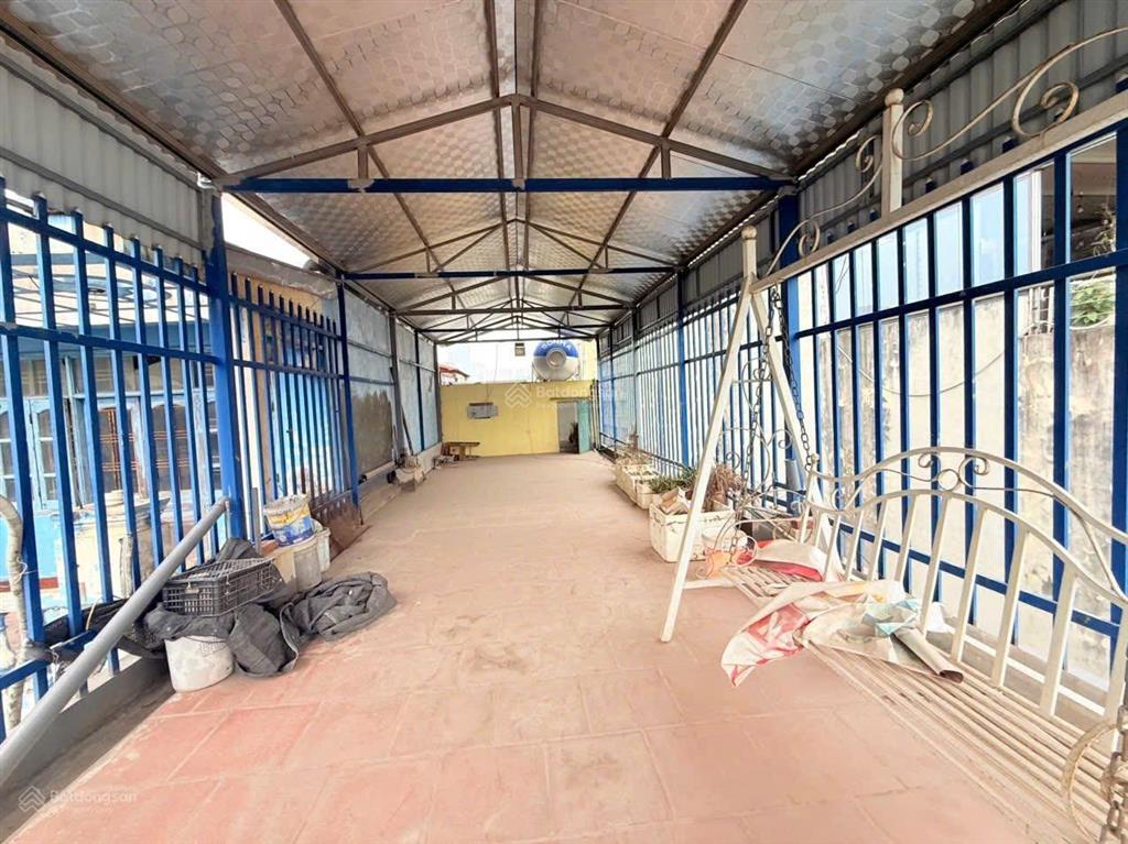 Bán nhà mặt phố xuân thủy  7 tầng thang máy  vị trí đẹp  kinh doanh đỉnh  112