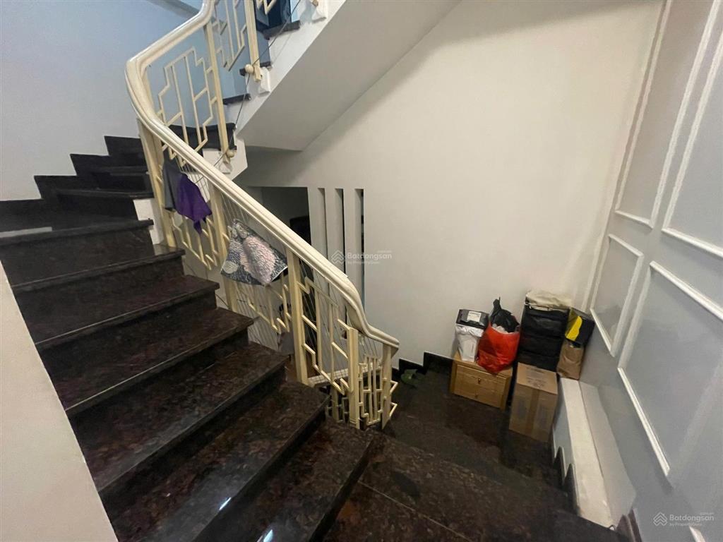Bán nhà mặt phố nguyễn khang  vị trí siêu đẹp  1 mặt phố 1 mặt ngõ  giá tốt  118